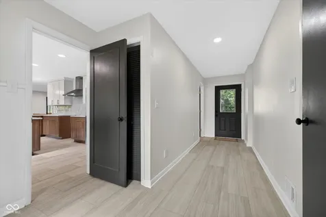 430 W 64th Indianapolis IN 46260