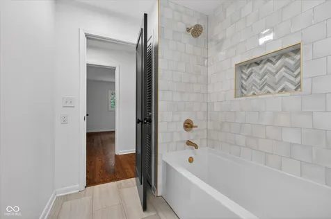 430 W 64th Indianapolis IN 46260