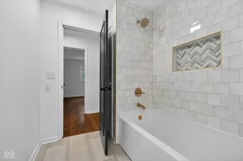 430 W 64th Indianapolis IN 46260