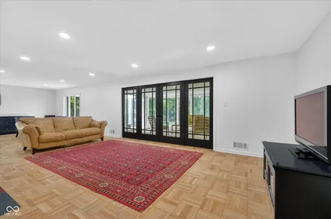 430 W 64th Indianapolis IN 46260