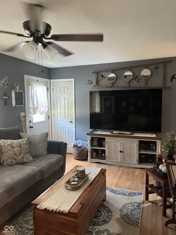 606 E Gatewood Drive Westport IN 47283