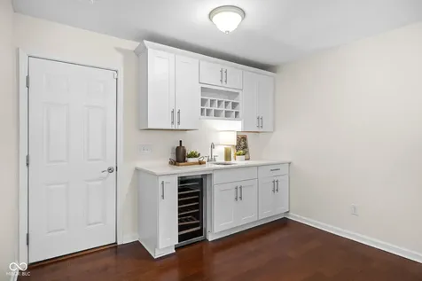 9448 Oakley Drive Indianapolis IN 46260