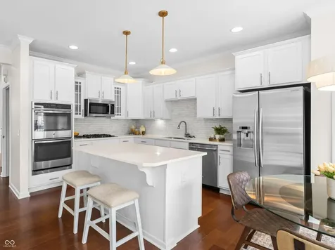9448 Oakley Drive Indianapolis IN 46260