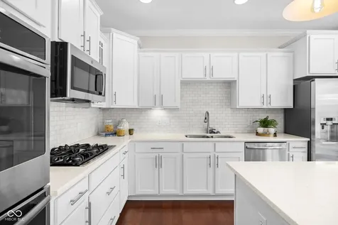 9448 Oakley Drive Indianapolis IN 46260