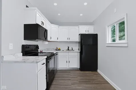 3250 Davis Indianapolis IN 46221