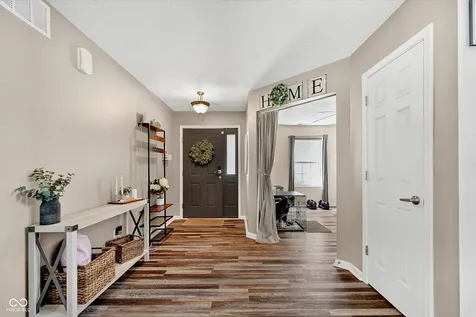 7643 Pipestone Drive Indianapolis IN 46217