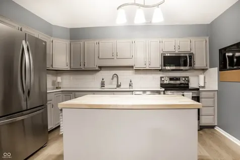 9230 Sea Pine Lane Indianapolis IN 46250