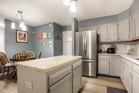 9230 Sea Pine Lane Indianapolis IN 46250