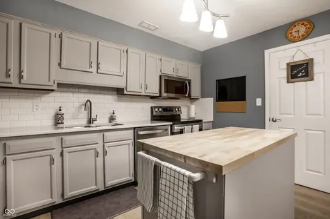 9230 Sea Pine Lane Indianapolis IN 46250