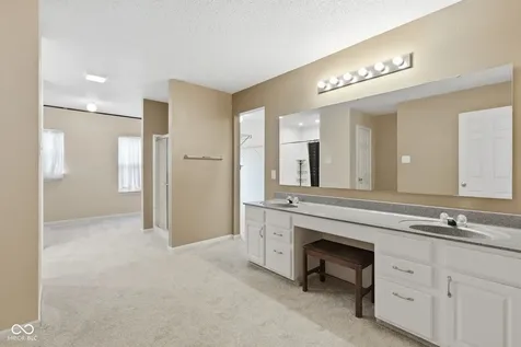 10180 Eagle Eye Way Indianapolis IN 46234