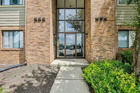 4341 Village Parkway Circle W Indianapolis IN 46254