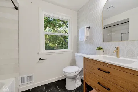 3920 E 71st Indianapolis IN 46220