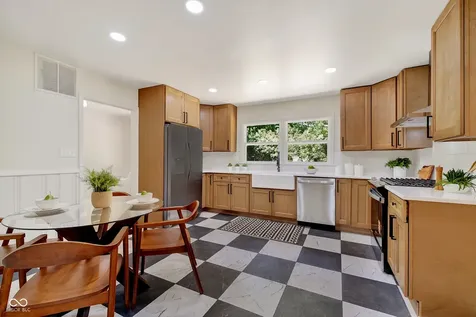 3920 E 71st Indianapolis IN 46220
