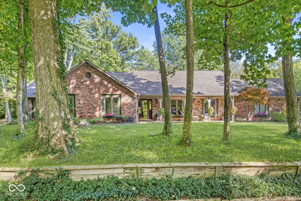 112 Pinehurst Avenue Fishers IN 46037