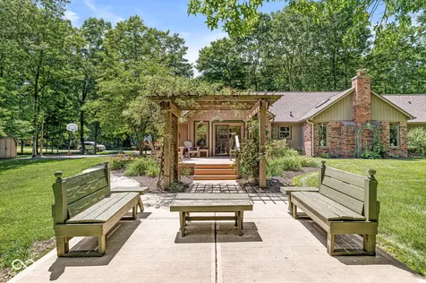 112 Pinehurst Avenue Fishers IN 46037