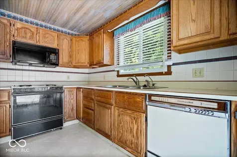 7735 N 200 W Mccordsville IN 46055