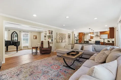 8404 Eastbay Drive Indianapolis IN 46236