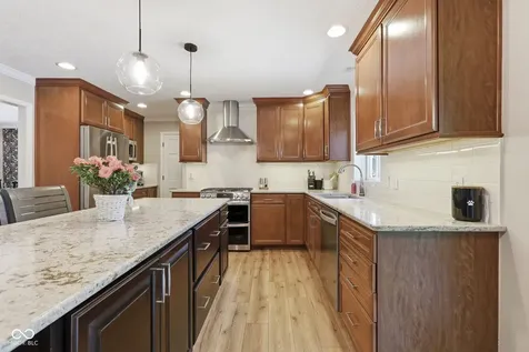 8404 Eastbay Drive Indianapolis IN 46236
