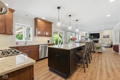 8404 Eastbay Drive Indianapolis IN 46236