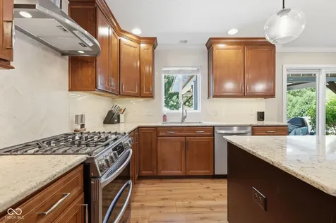 8404 Eastbay Drive Indianapolis IN 46236