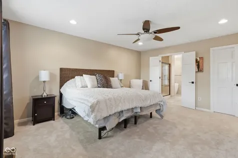 8404 Eastbay Drive Indianapolis IN 46236