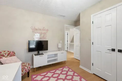 8404 Eastbay Drive Indianapolis IN 46236