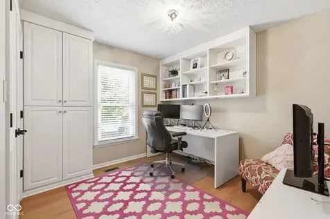 8404 Eastbay Drive Indianapolis IN 46236