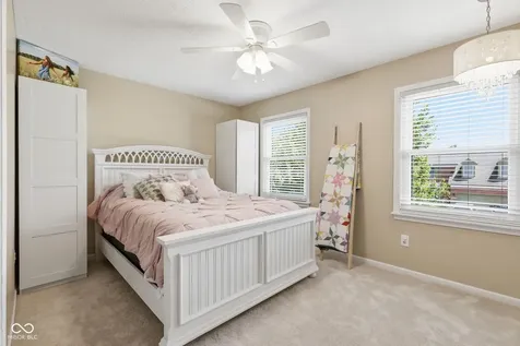 8404 Eastbay Drive Indianapolis IN 46236