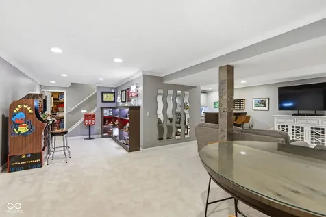 8404 Eastbay Drive Indianapolis IN 46236