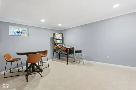 8404 Eastbay Drive Indianapolis IN 46236