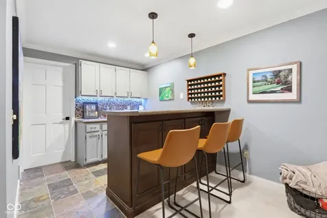 8404 Eastbay Drive Indianapolis IN 46236