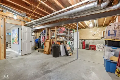 8404 Eastbay Drive Indianapolis IN 46236