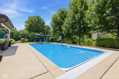 8404 Eastbay Drive Indianapolis IN 46236