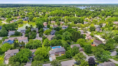 8404 Eastbay Drive Indianapolis IN 46236