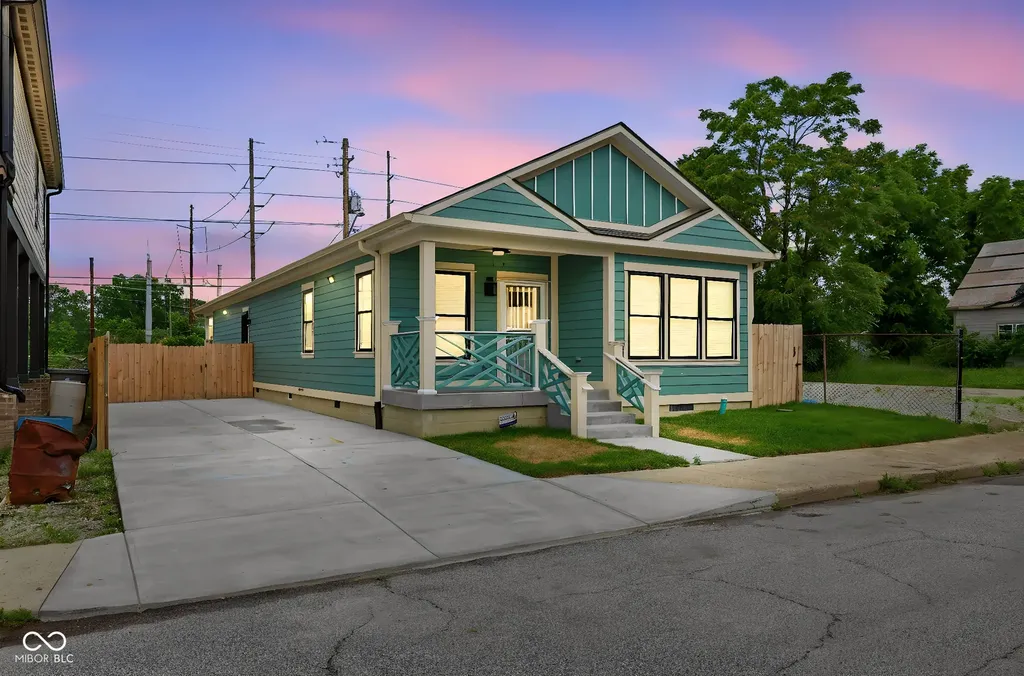 2402 E Brookside Avenue Indianapolis IN 46218