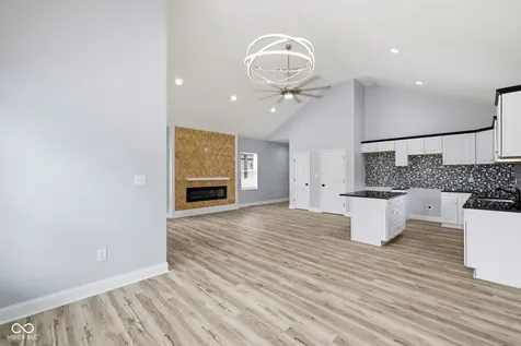 2402 E Brookside Avenue Indianapolis IN 46218