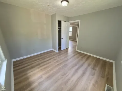 925 N Somerset Avenue Indianapolis IN 46222