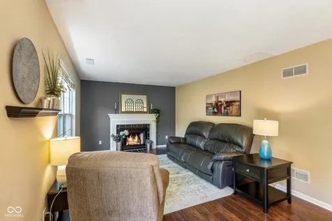 661 Country Walk Drive Brownsburg IN 46112
