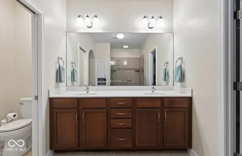 6691 Beekman Place Zionsville IN 46077