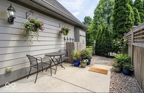6691 Beekman Place Zionsville IN 46077