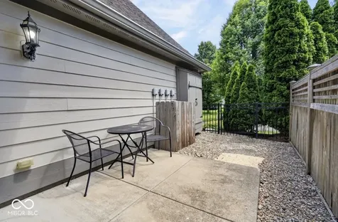6691 Beekman Place Zionsville IN 46077