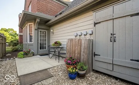6691 Beekman Place Zionsville IN 46077