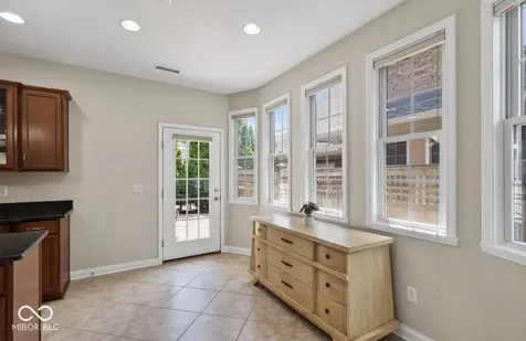 6691 Beekman Place Zionsville IN 46077