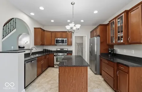 6691 Beekman Place Zionsville IN 46077