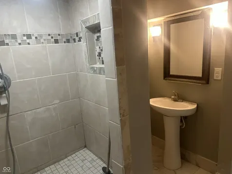 8022 Meadow Lane Indianapolis IN 46227