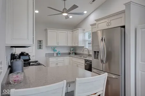 1045 Pin Oak Mooresville IN 46158