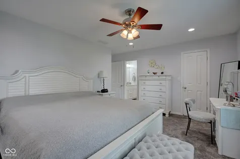 1045 Pin Oak Mooresville IN 46158