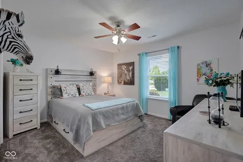 1045 Pin Oak Mooresville IN 46158