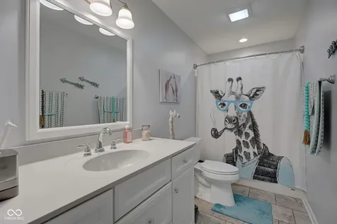 1045 Pin Oak Mooresville IN 46158
