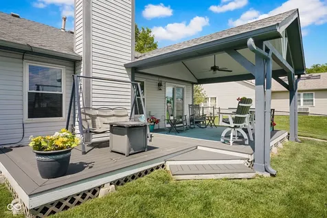 1045 Pin Oak Mooresville IN 46158